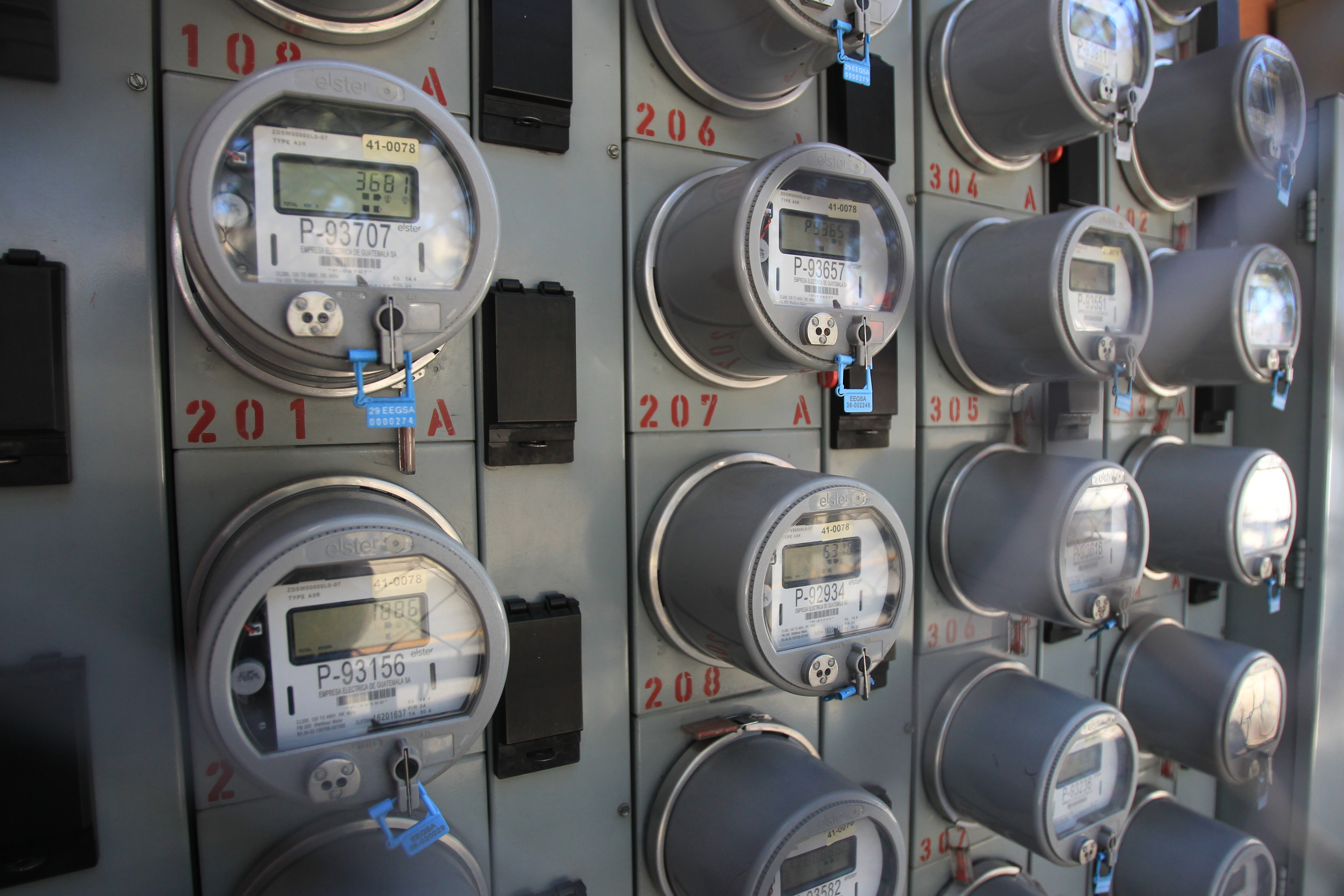 Se estima que para este año el subsidio para cubrir el beneficio a los usuarios de 1 a 100 kilovatios hora al mes (kWh) llegará a Q750.5 millones. (Foto Prensa Libre: Esbin García)