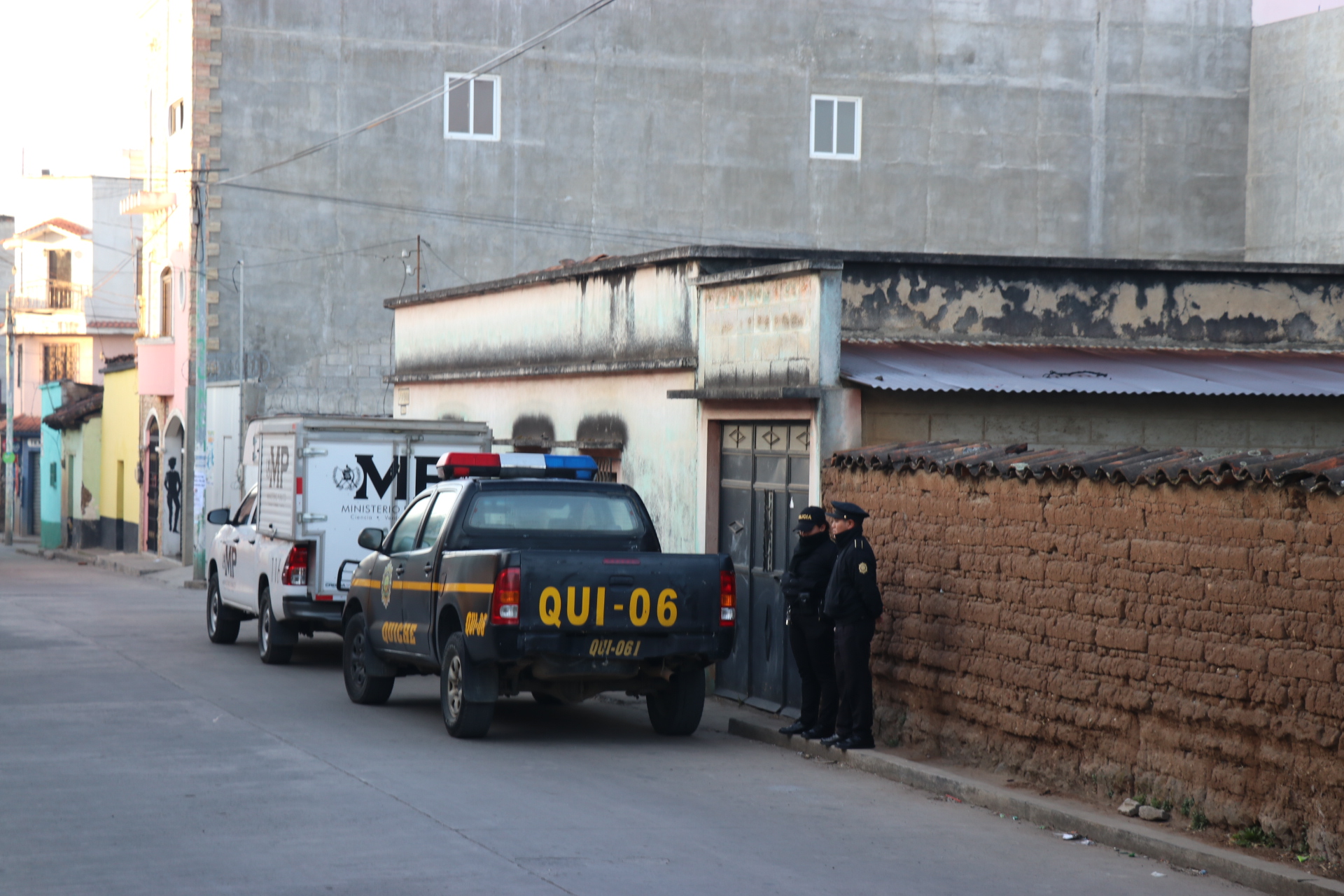 Autoridades allanan vivienda de síndico segundo de Santa Cruz del Quiché. (Foto Prensa Libre: Héctor Cordero)