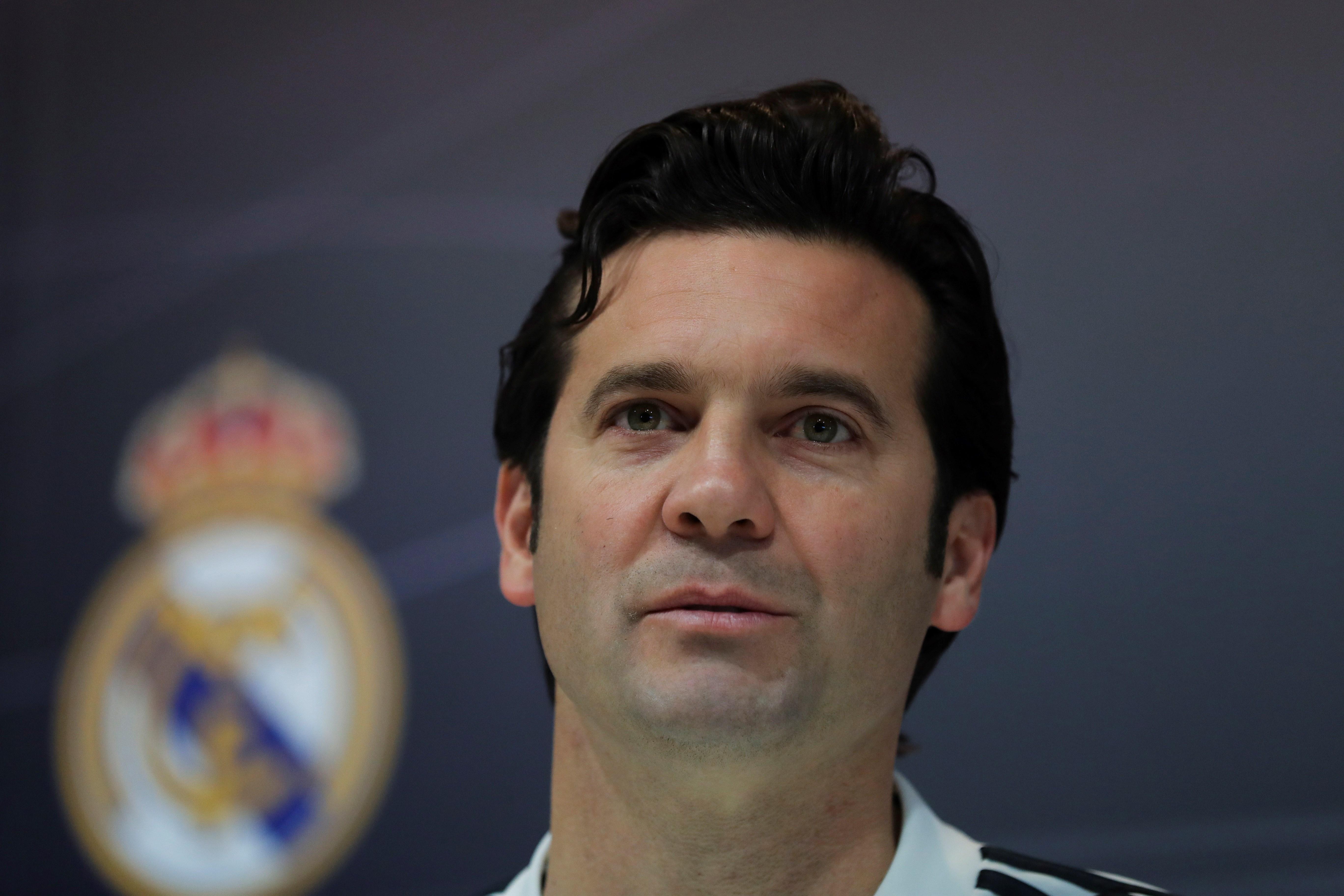 Santiago Solari, entrenador del Real Madrid, habló del buen momento de Karim Benzema y de los exigentes compromisos que afrontará en las próximas fechas (Foto Prensa Libre: EFE)