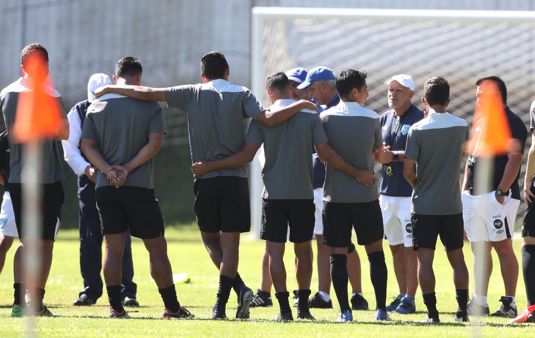 Wálter Claverí definió los 20 jugadores que enfrentará a El Salvador. (Foto Prensa Libre: Francisco Sánchez).