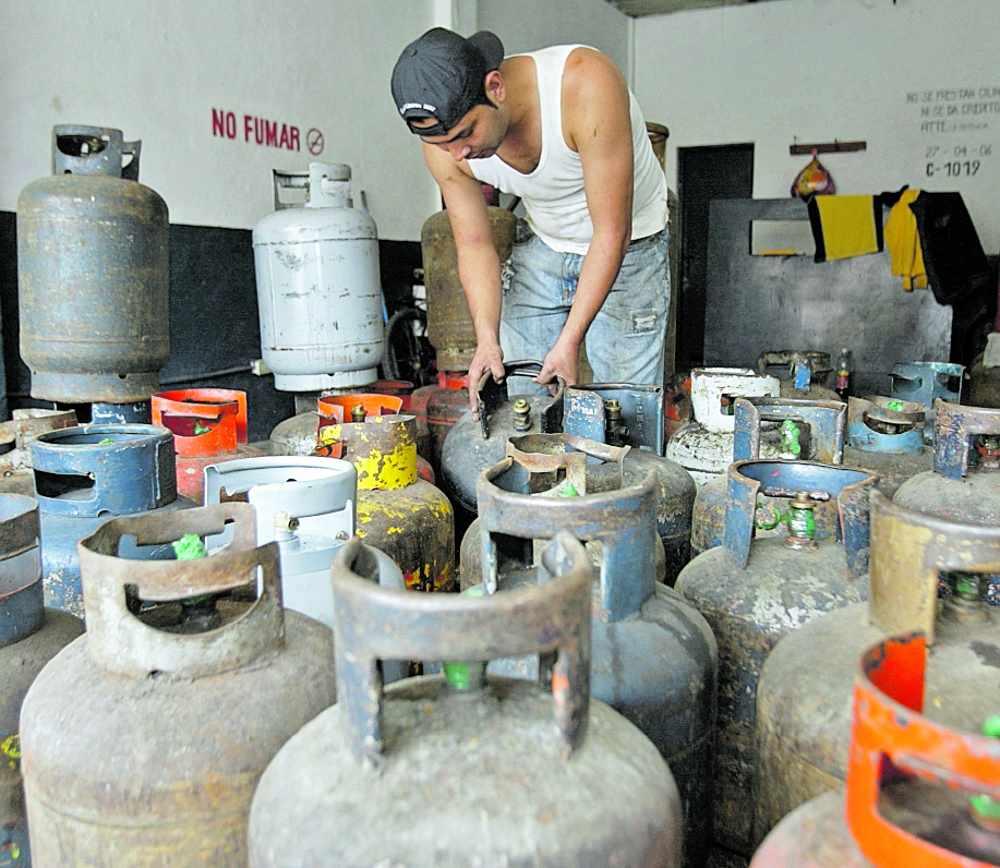 Luego de haber concluido el subsidio al gas, el Ministerio de Energía y Minas informó que el nuevo precio promedio de este producto es de Q5.40 por libra a partir del 1 de febrero 2023. (Foto Prensa Libre: Hemeroteca PL)