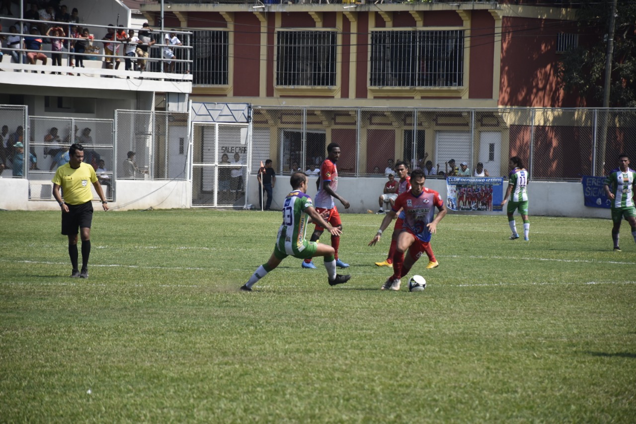 Deportivo Iztapa y Antigua GFC igualan. (Foto Prensa Libre: Carlos Paredes)