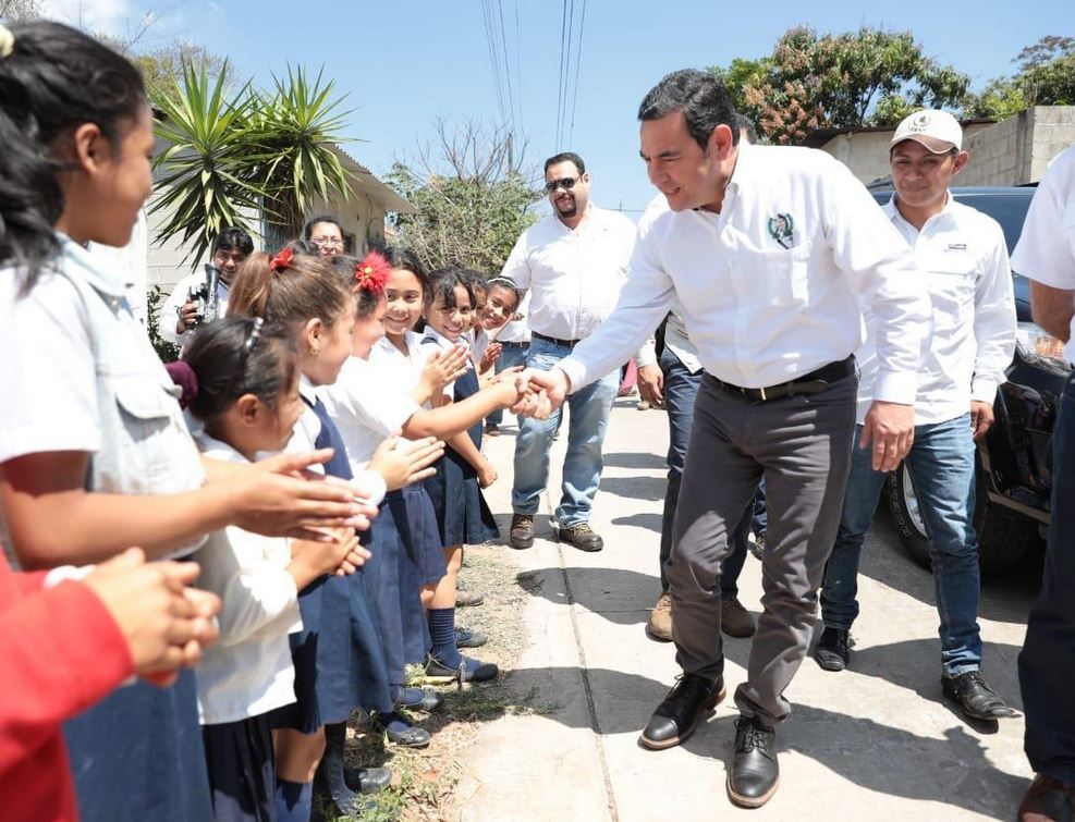 El presidente Jimmy Morales asistió este jueves a la inauguración de un tramo carretero en Santa Rosa. (Foto Prensa Libre: Gobierno de Guatemala)