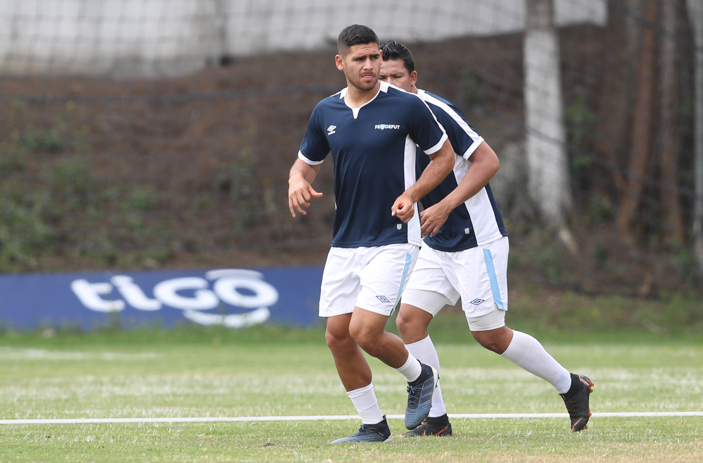 El defensa José Carlos Pinto será uno de los hombres que enfrentarán a Costa Rica. (Foto Prensa Libre: Francisco Sánchez).