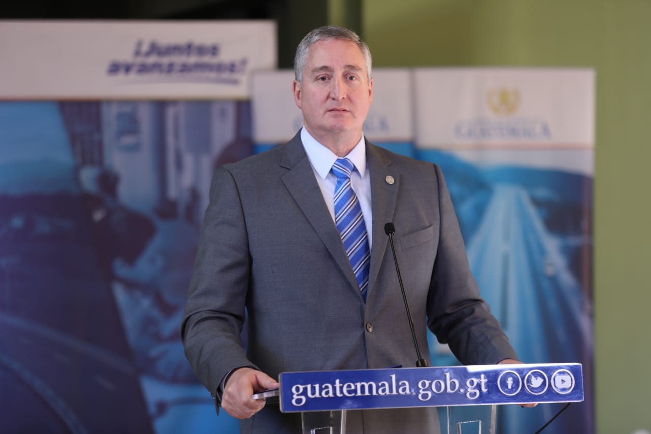 Enrique Degenhart, ministro de Gobernación, al finalizar la reuión de gabinete. (Foto Prensa Libre: Mingob)