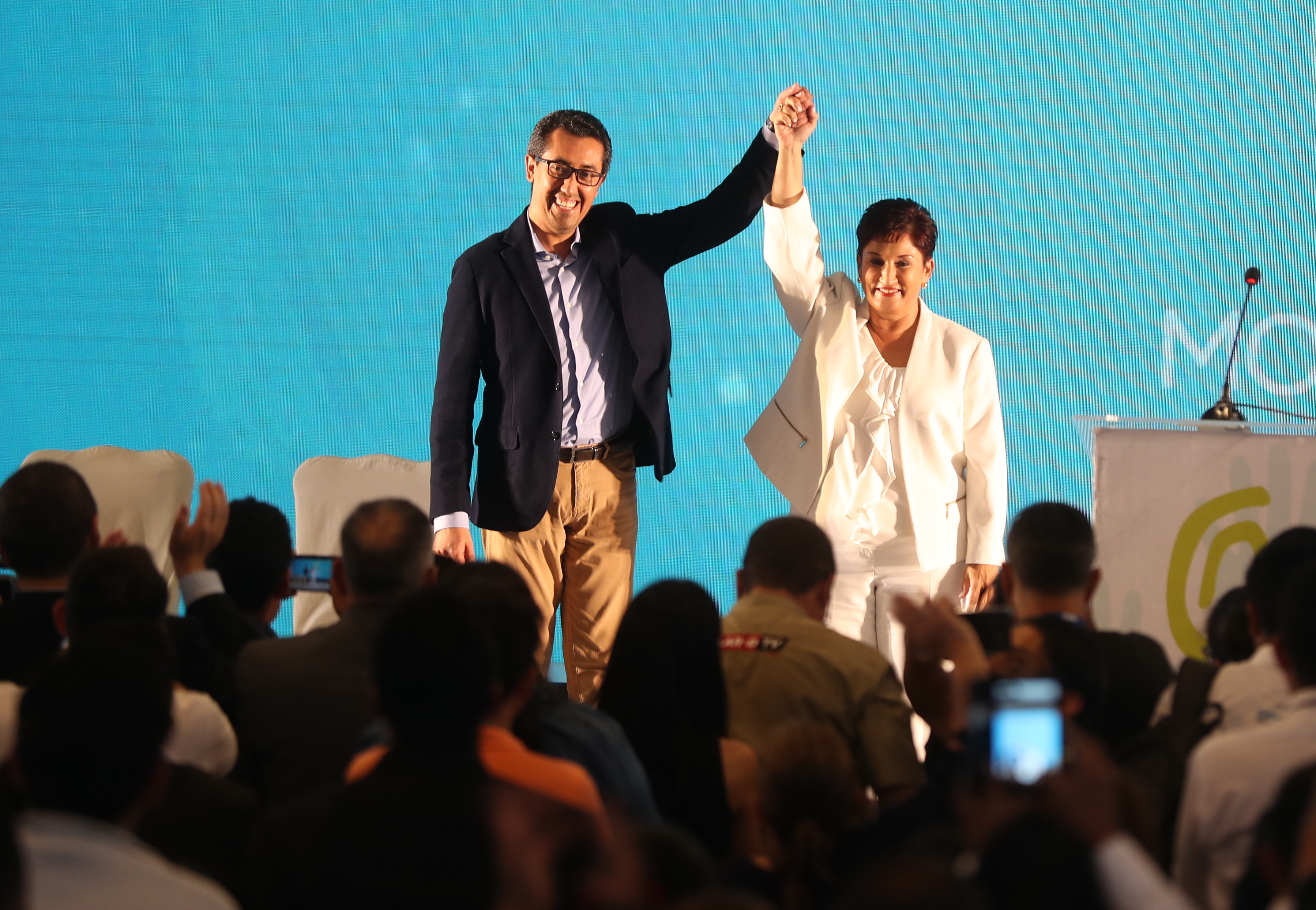 Thelma Aldana y Jonathan Menkos, binomio presidencial inscrito en el TSE. (Foto Prensa Libre: Hemeroteca PL)