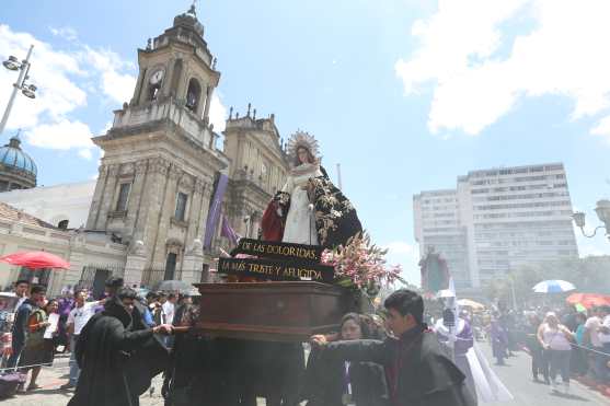 La Virgen de Dolores de la iglesia San Francisco acompañó el cortejo de Jesús de la Justicia