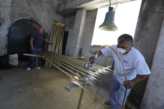 Desde el primer domingo de Cuaresma inician los trabajos para renovar la parafernalia del Escuadrón de Romanos de San José