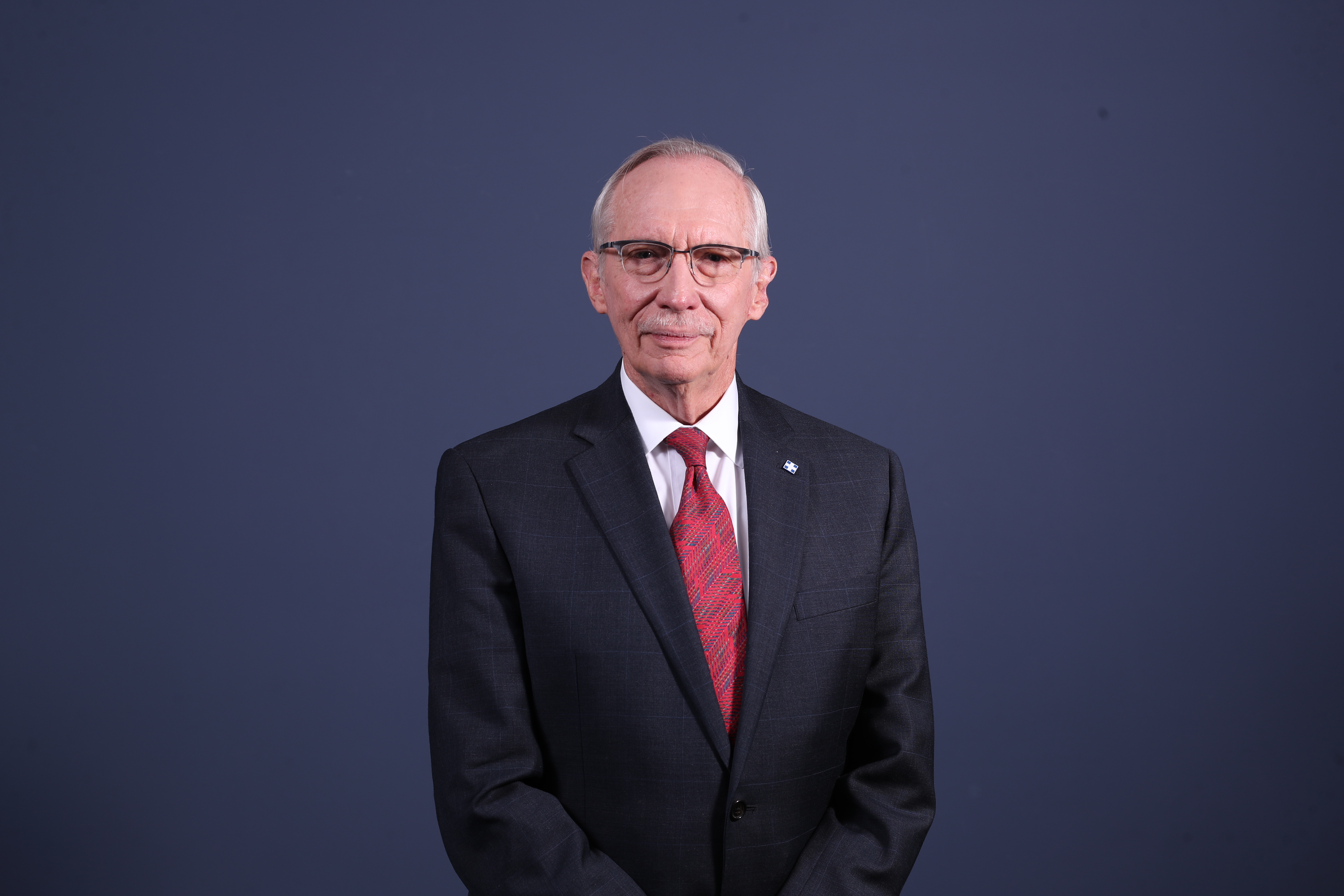 Edmond Mulet, abogado, periodista y político, aspira a la Presidencia por el Partido Humanista. (Foto Prensa Libre: Érick Ávila)