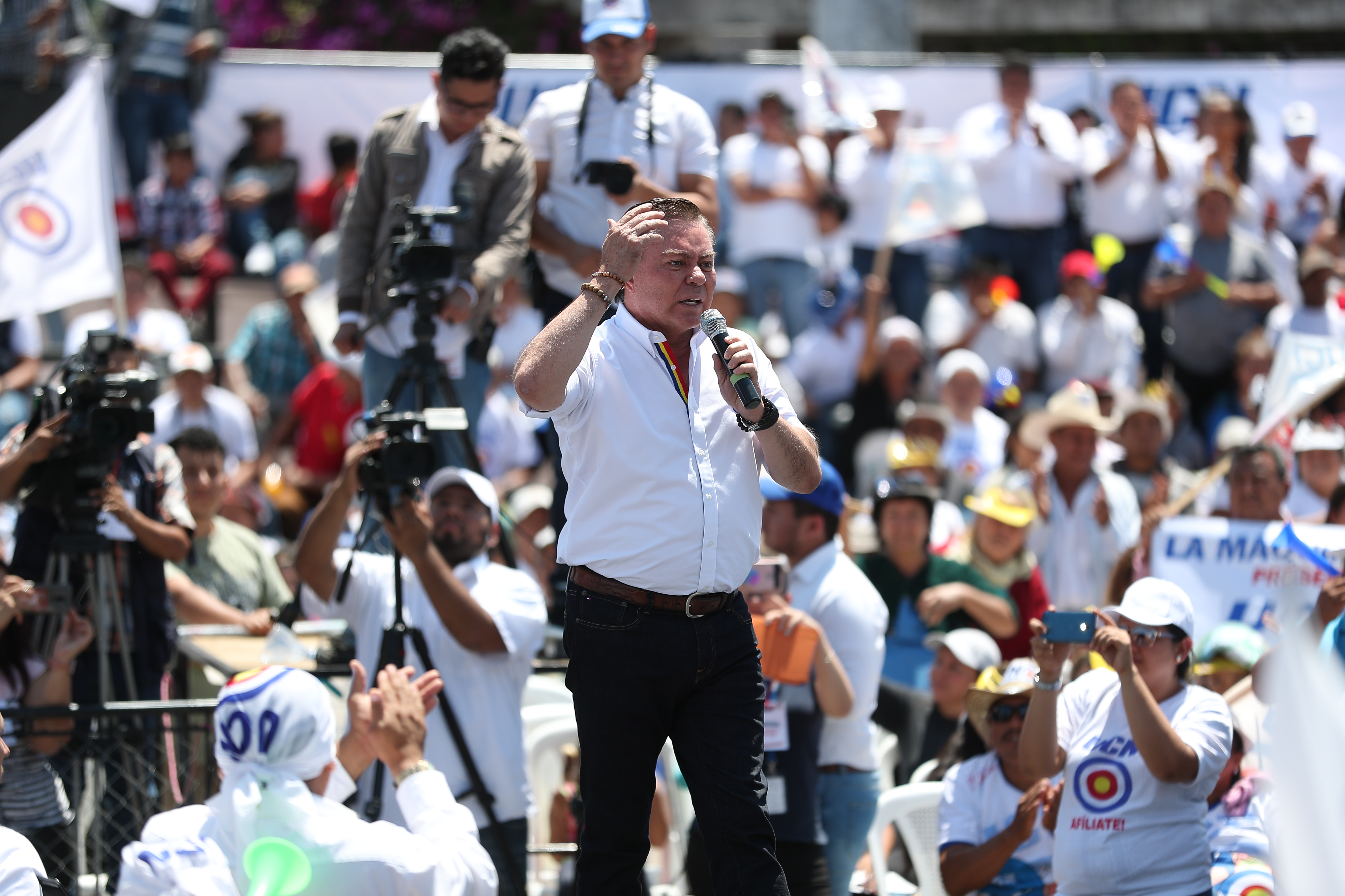 Mario Estrada candidato a la presidencia  durante el Lanzamiento de campaña del partido político UCN se llevóa cabo en la Plaza Obelisco.

Foto por Carlos Hernández Ovalle
23/03/2019