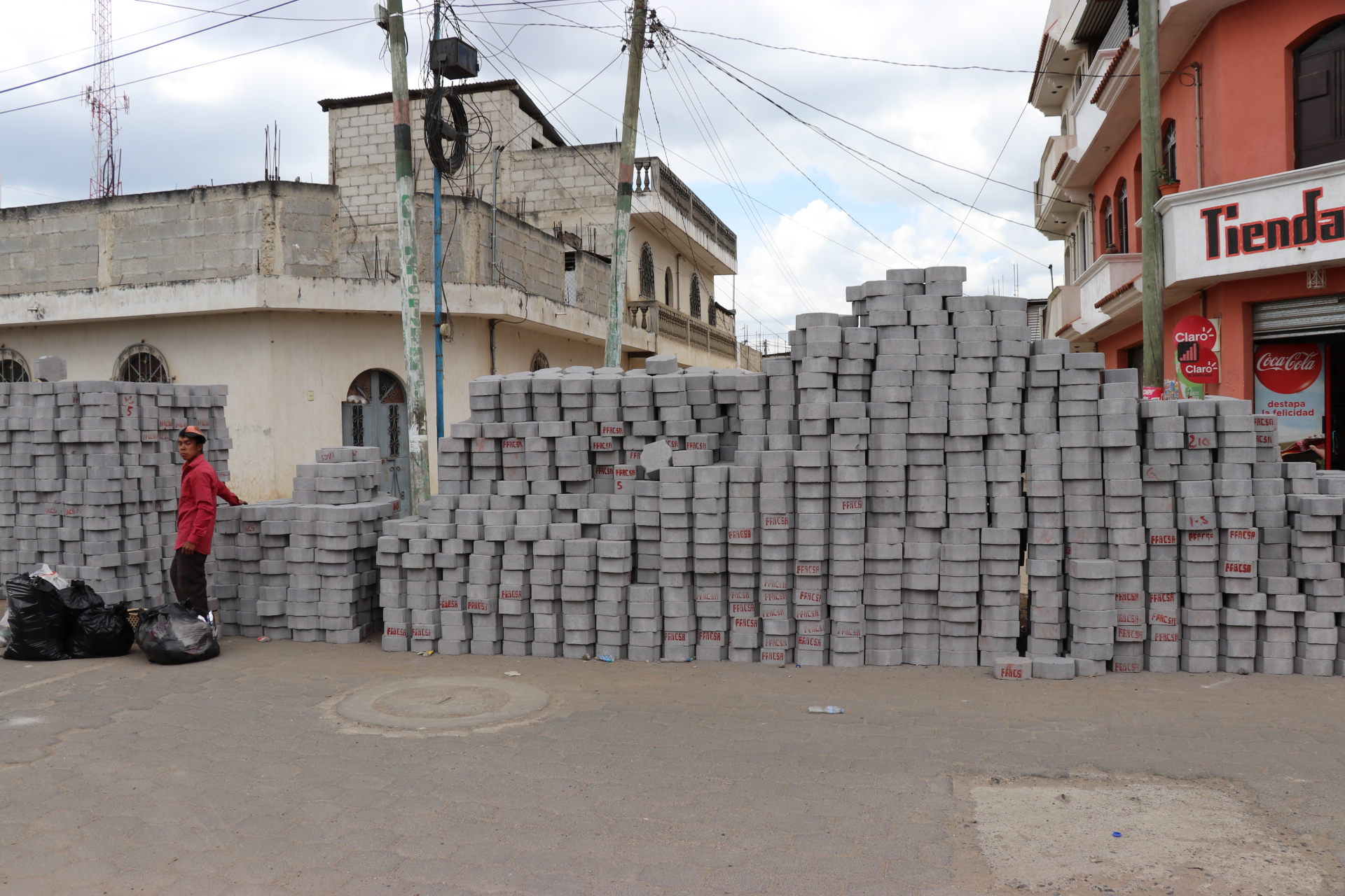 Muchas obras en beneficio de los municipios de Quiché están en riesgo. (Foto Prensa Libre: Héctor Cordero). 