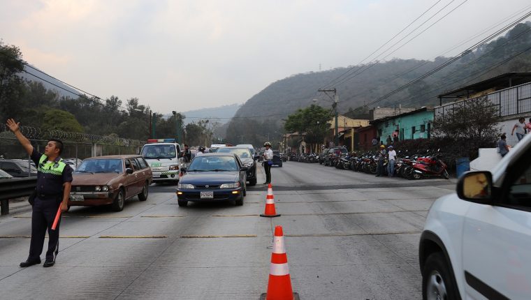 Durante la Cuaresma autoridades de Antigua Guatemala ponen en marcha un plan para regular el tránsito. (Foto Prensa Libre: Julio Sicán).