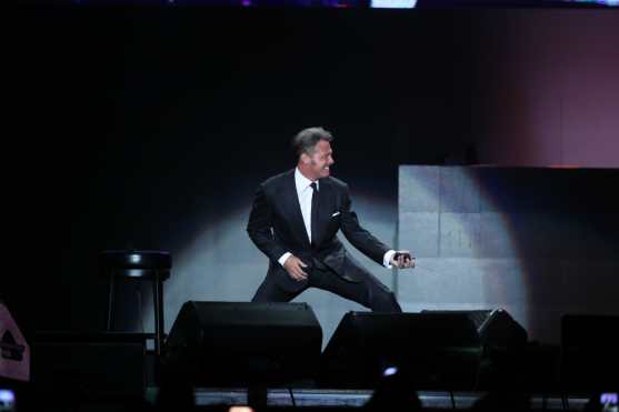 Luis Miguel cantó para los guatemaltecos en Cardales de Cayalá, zona 16. (Foto Prensa Libre: Keneth Cruz)