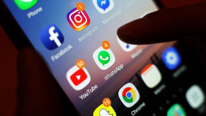 Facebook, WhatsApp e Instagram sufrieron este miércoles una caída masiva que se prolongó durante 14 horas (GETTY IMAGES) 