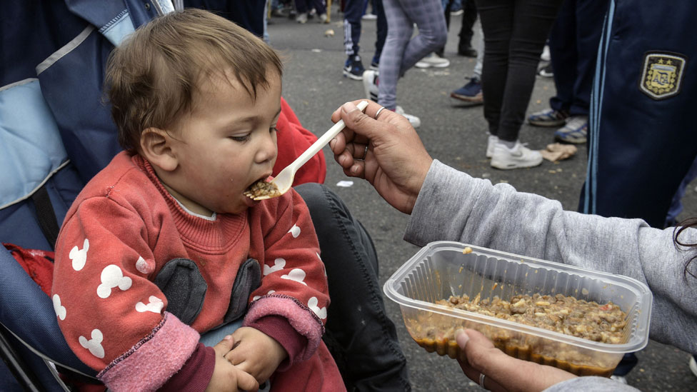 Unicef advirtió que casi la mitad de los niños argentinos son pobres. (Foto Prensa Libre: Getty Images)