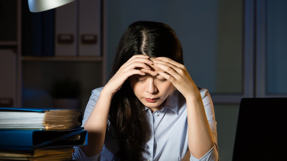 El horario de trabajo se refiere a trabajar de 9 a 9 seis días a la semana. (GETTY IMAGES)