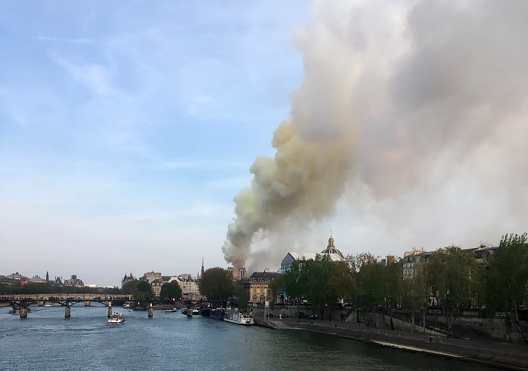 La iglesia de Notre Dame es el monumento más visitado de Europa, con un total de 13 millones de turistas cada año. Foto Prensa Libre: AFP