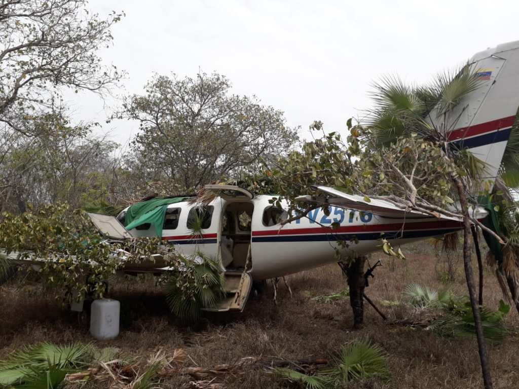 Aunque no fueron encontrados indicios, se sospecha que la avioneta fue utilizada para trasegar ilícitos. (Foto Prensa Libre: Hemeroteca PL) 