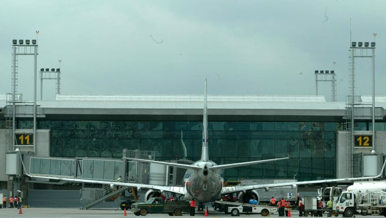 La doble tributación ha sido una razón esgrimida por las líneas aéreas para no aterrizar en Guatemala. (Foto Prensa Libre: Hemeroteca PL)