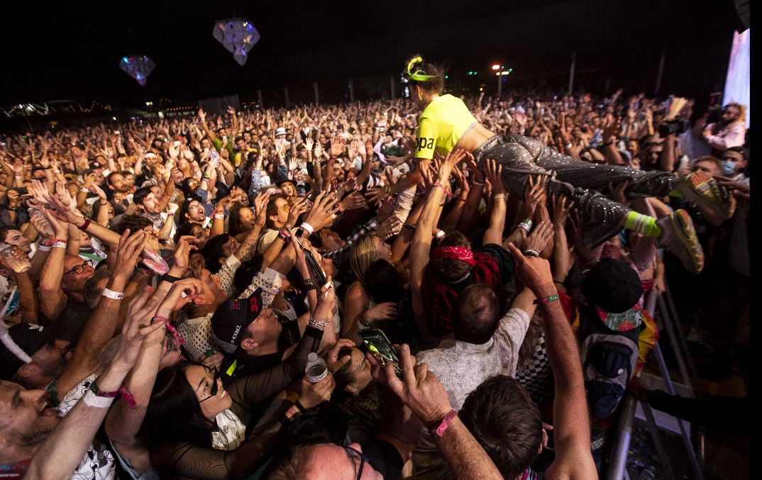 Muchas personas disfrutaron del encuentro musical que se llevó a cabo durante dos fines de semana en Indio, California. (Foto Prensa Libre: EFE)