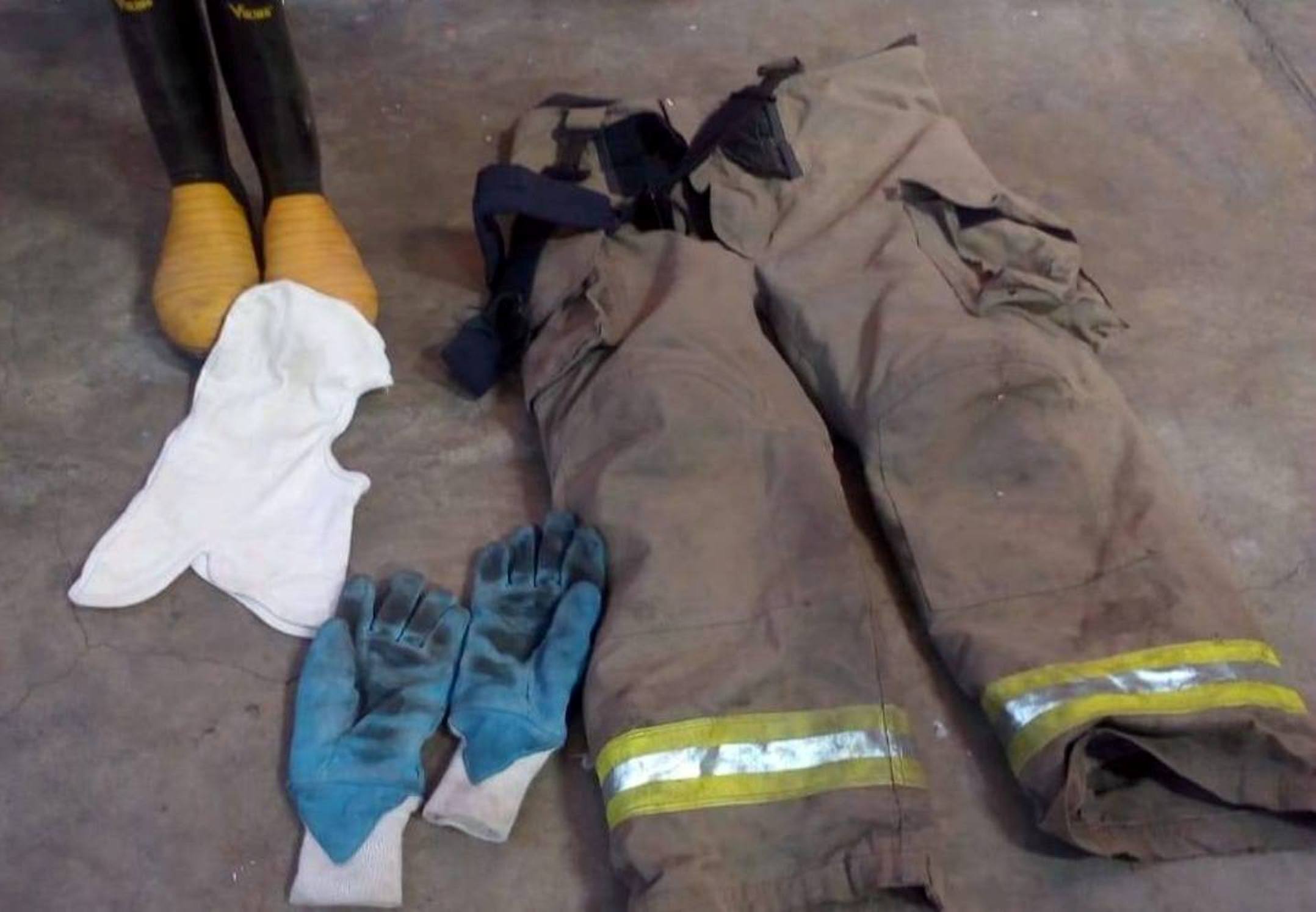 Este fue el equipo que los vecinos devolvieron a los bomberos y que se había extraviado el fin de semana. (Foto Prensa Libre: Cortesía Bomberos Voluntarios)