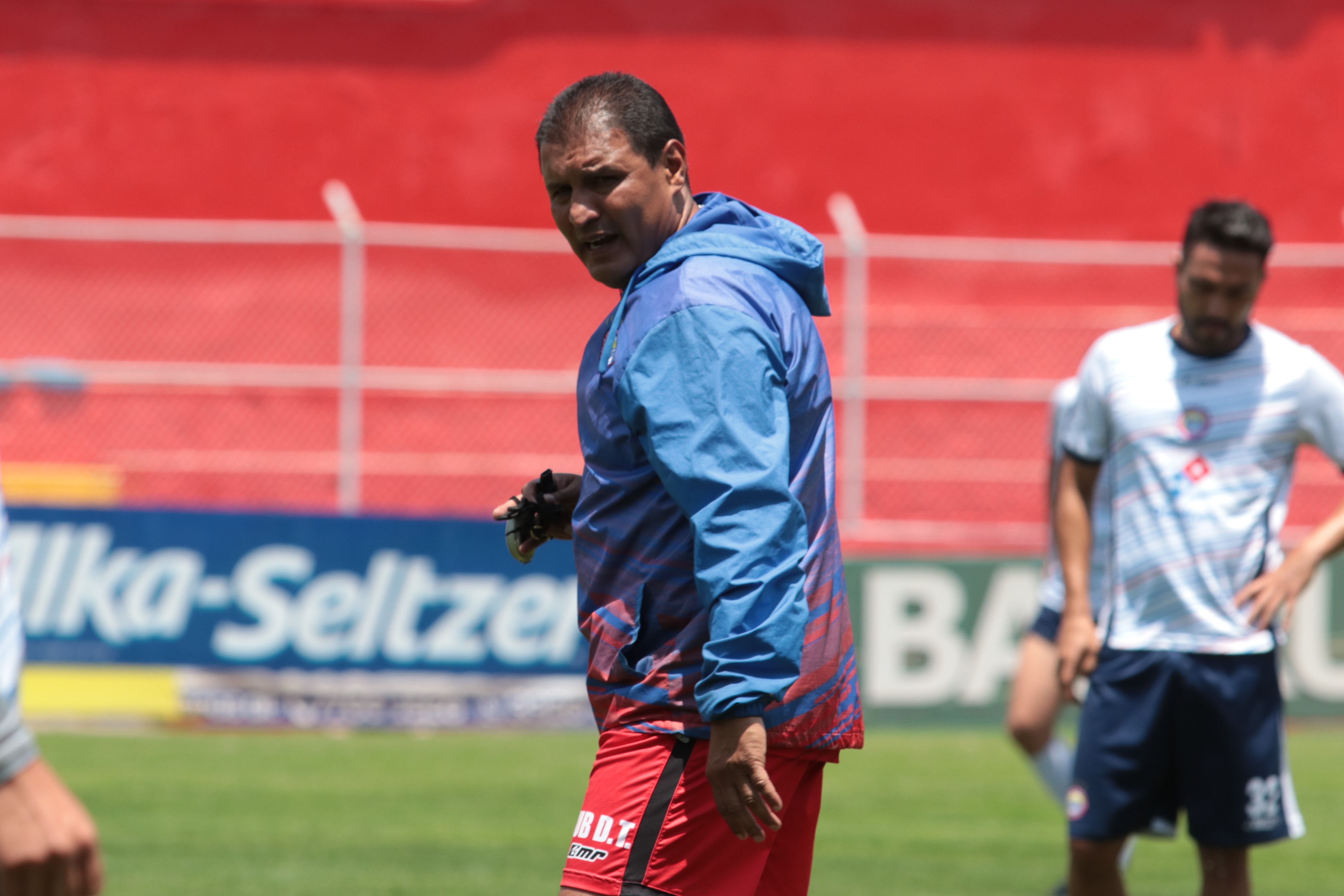 El técnico Horacio González ensayó hoy el posible once que usará el sábado ante Petapa. (Foto Prensa Libre: Raúl Juárez)