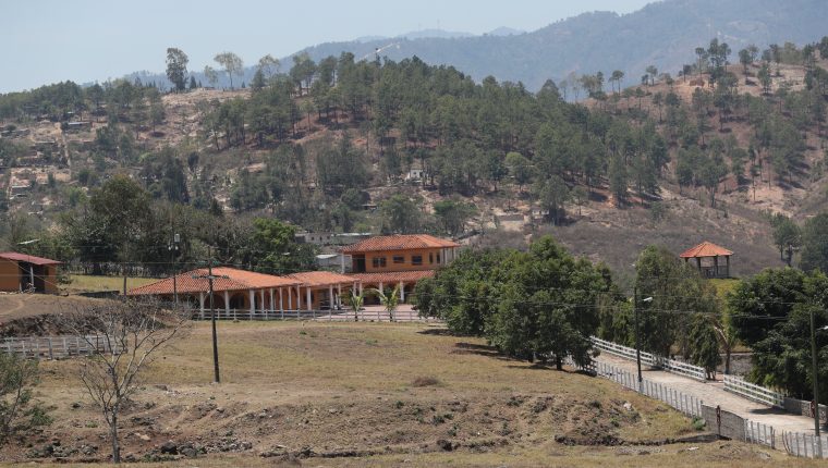 Casa de Mario Estrada en Jalapa. El expresidenciable tenía 9 agentes de la PNC que lo cuidaban. (Foto Prensa Libre: Hemeroteca PL)