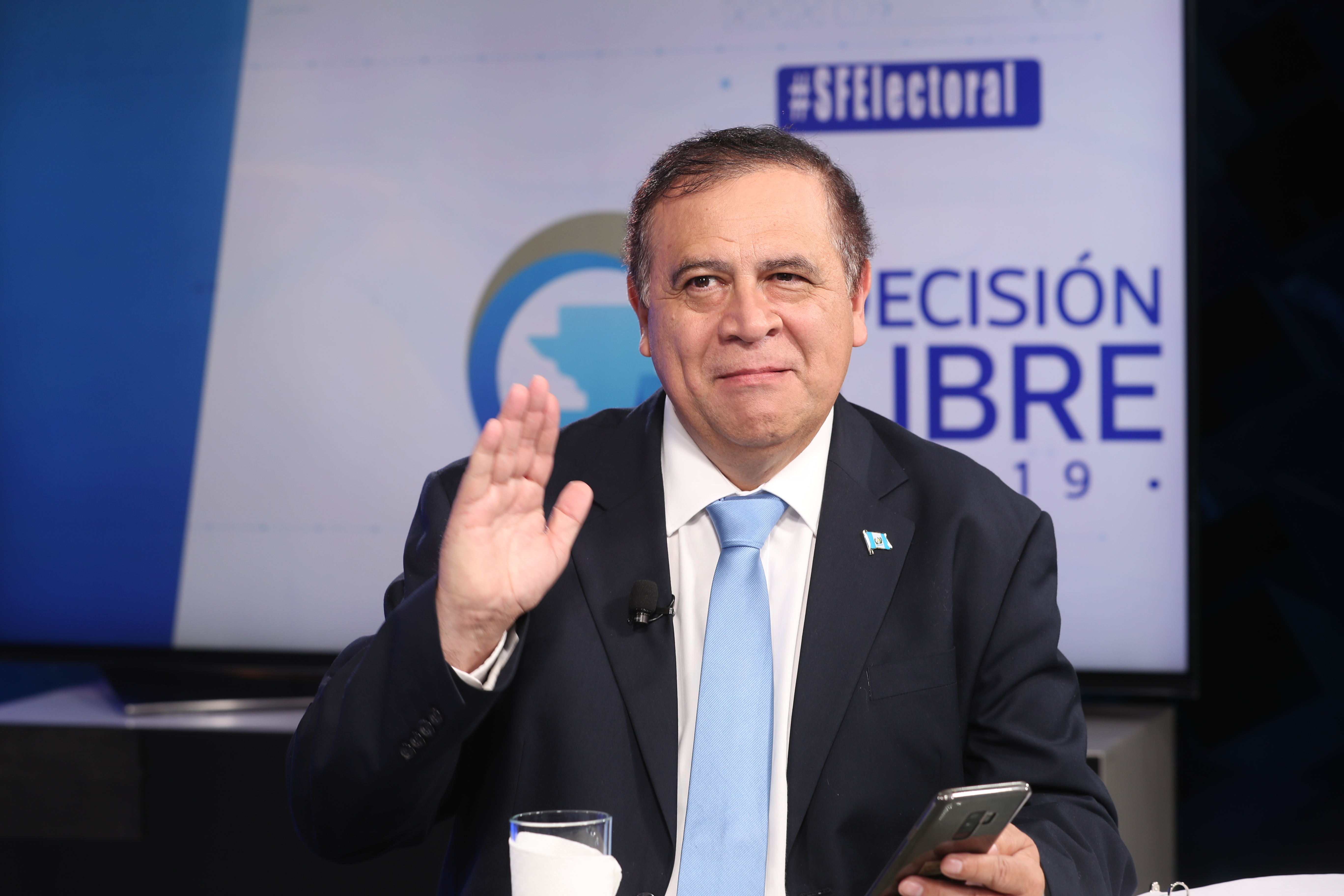 Luis Velásquez, presidenciable de Unidos, en el programa Sin Filtro Electoral. (Foto Prensa Libre: Érick Ávila)