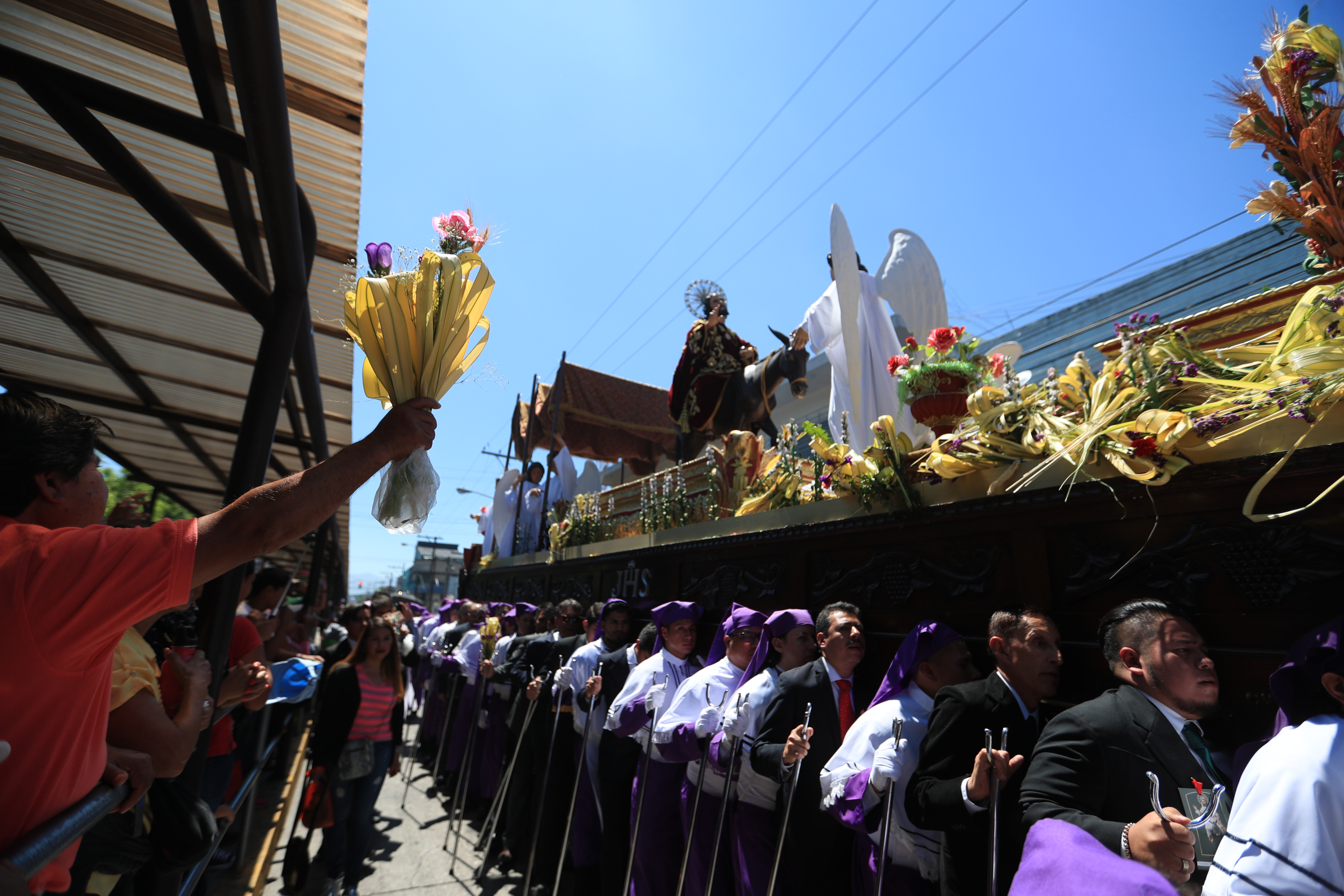 Jesús de las Palmas del templo de Capuchinas recorre las calles de la ciudad