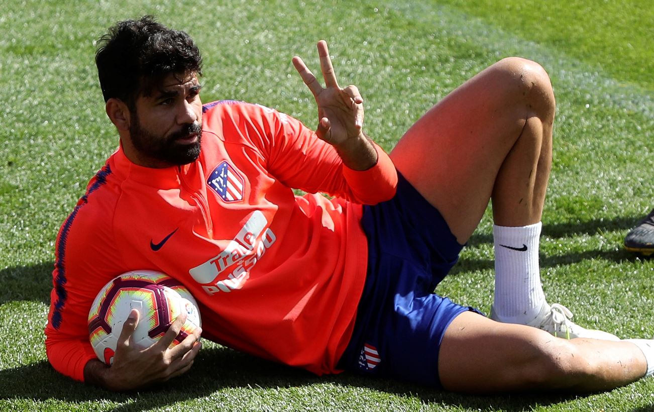 El delantero recibió una sanción de ocho partidos tras su expulsión contra el Barcelona. (Foto Prensa Libre: EFE)