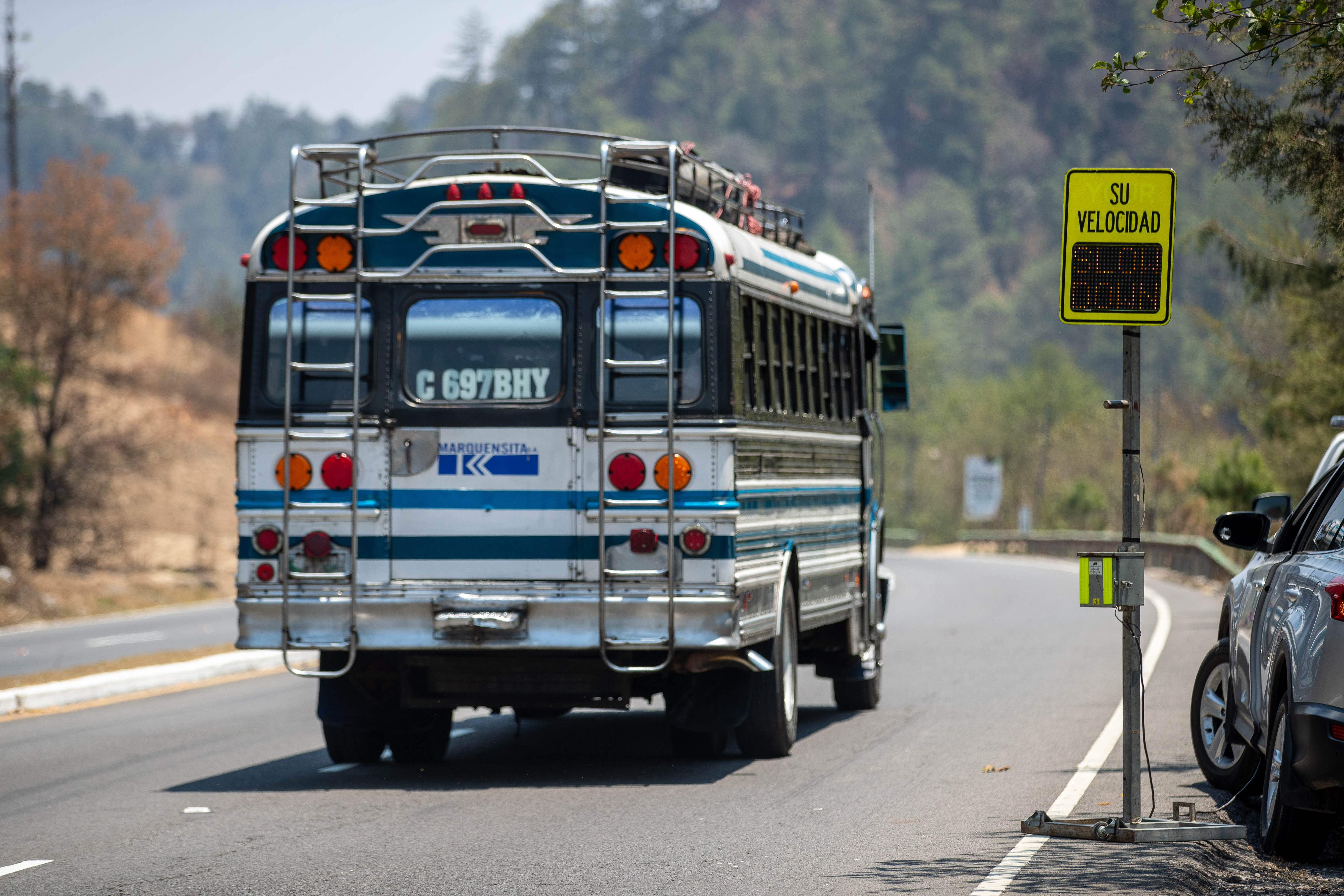 Cuando un vehículo supera los 90 kilómetros por hora, el tablero advierte al conductor que debe disminuir su velocidad.(Foto Prensa Libre: Juan Diego González)