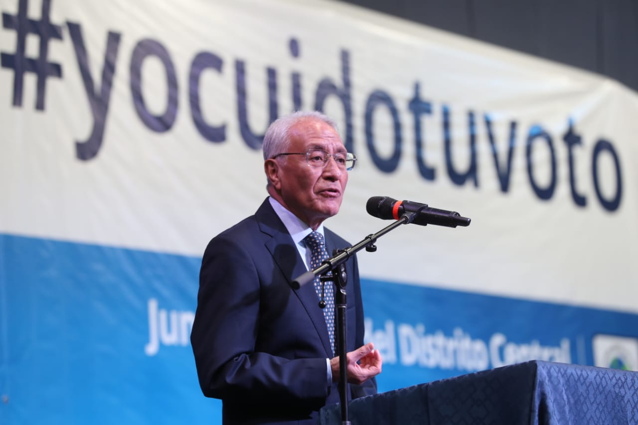El presidente del TSE, Julio Solórzano, manifestó que el proceso electoral de este año será transparente. (Foto Prensa Libre: Esbin García)