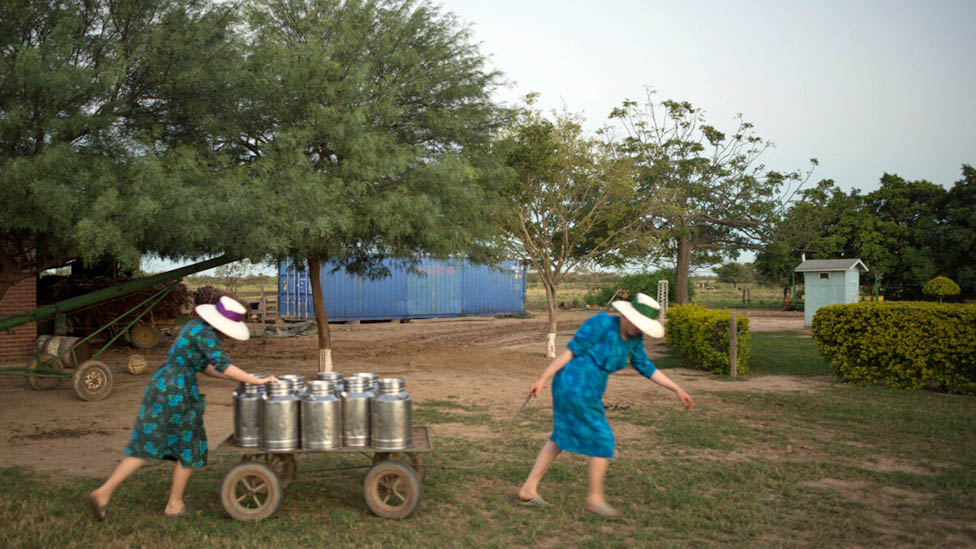 Mujeres menonitas en Colonia Oriente, Bolivia.