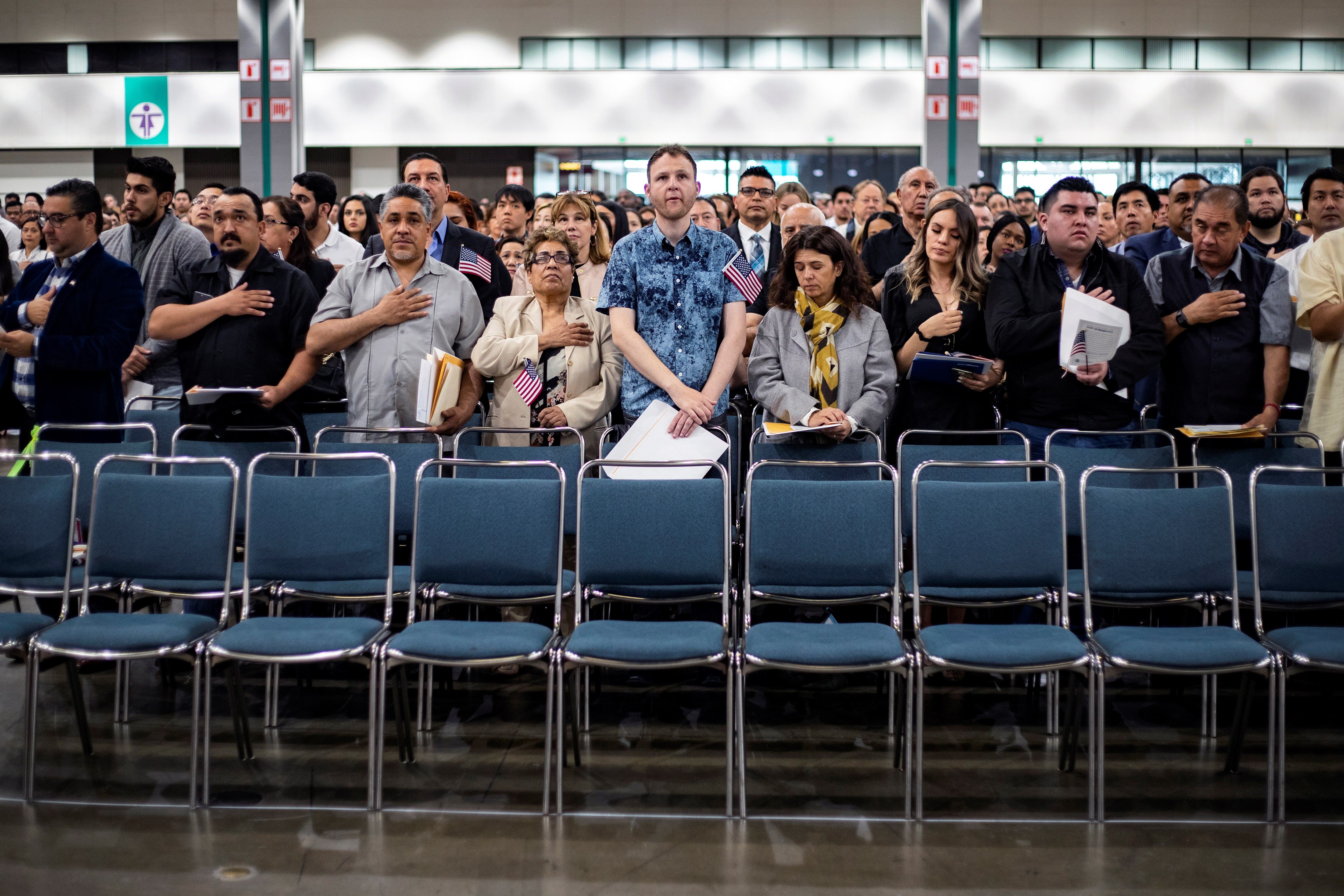 Un oficlna de inmigración de Estados Unidos luego de deportar a miles de personas ahora podría correr con esa suerte. (Foto Prensa Libre: Hemeroteca PL)