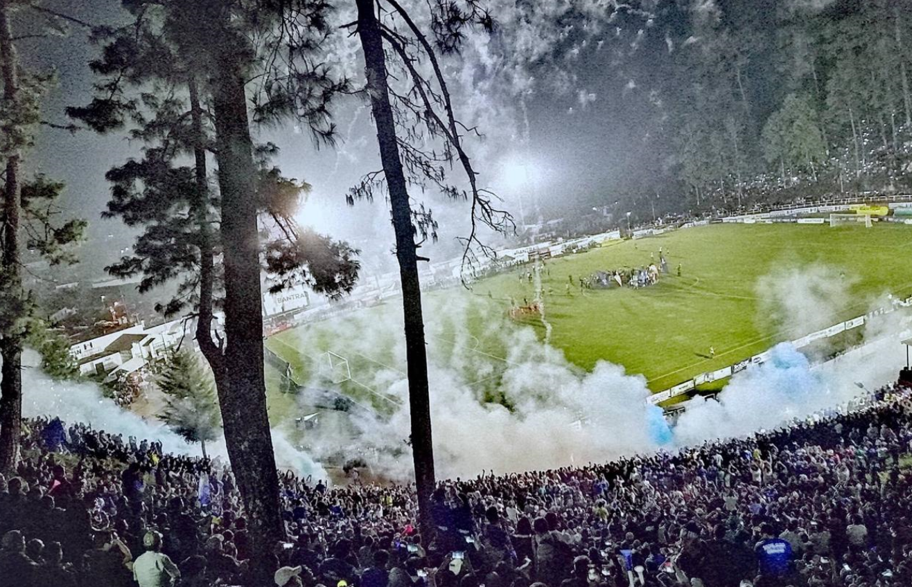 El estadio Verapaz lució sus mejores galas en el juego de vuelta de las semifinales. (Foto Prensa Libre: cortesía Jaime García)