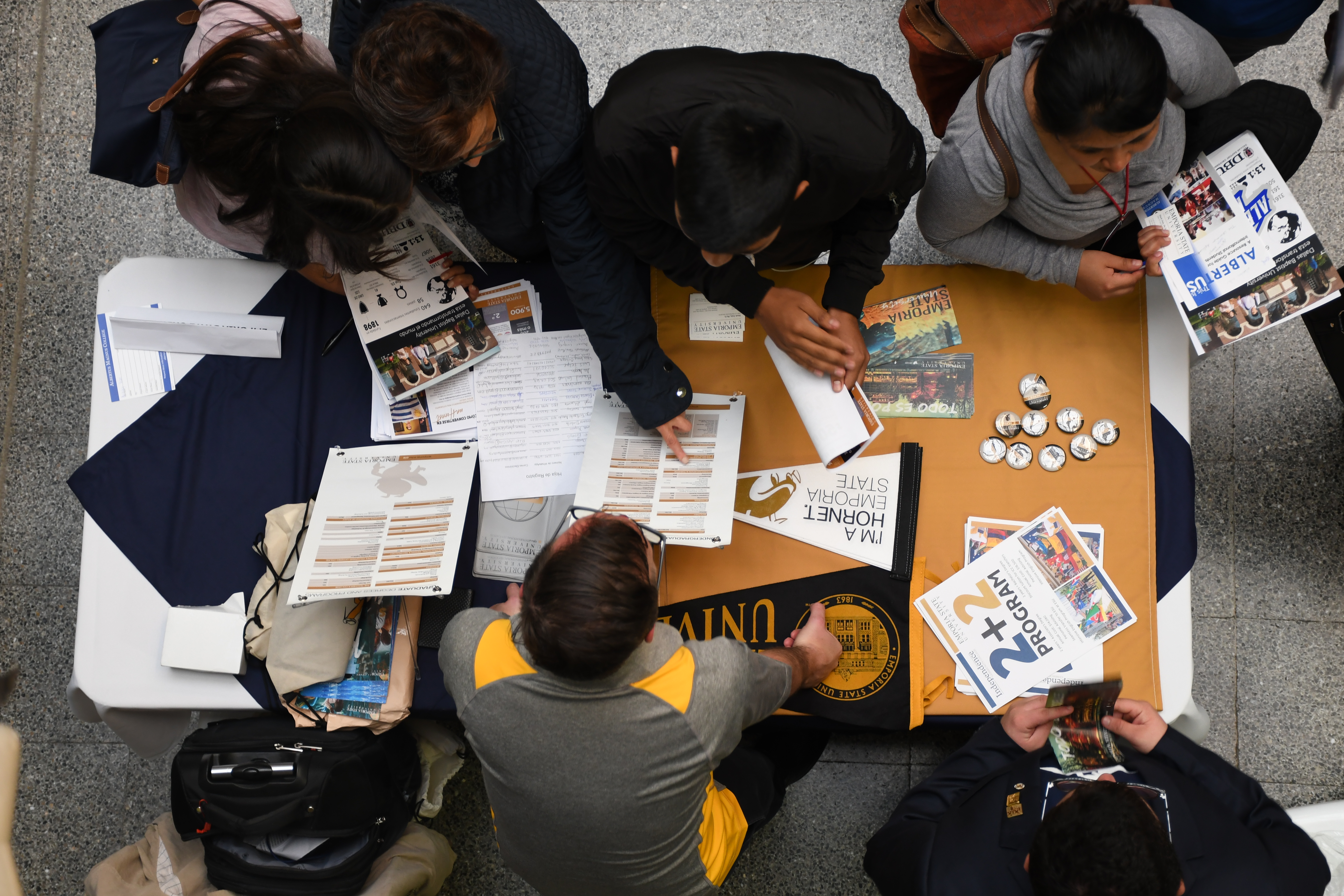 Los interesados podrán obtener información de la carrera universitaria de su interés. (Foto Prensa Libre: Cortesía EducationUSA).