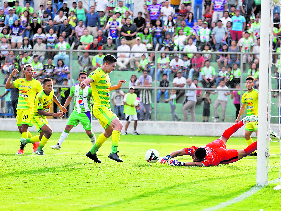 La rivalidad de Guastatoya y de Antigua GFC ha comenzado a crecer (Foto Prensa Libre: Edwin Fajardo)