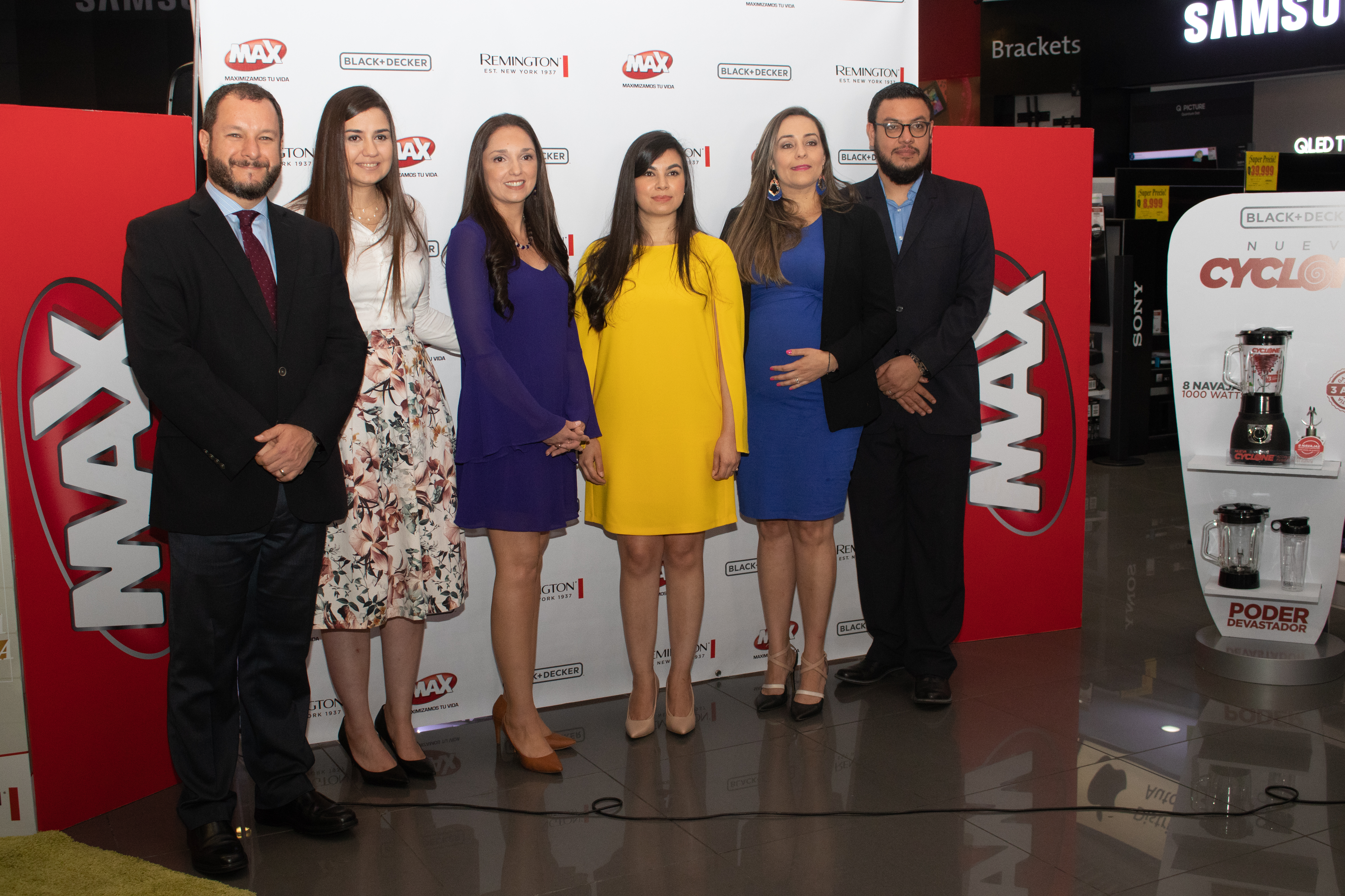 Ejecutivos de Tiendas Max, Black + Decker y Remington presentaron los nuevos productos que ya están disponibles para el  público guatemalteco. (Foto Prensa Libre: cortesía Tiendas Max)
