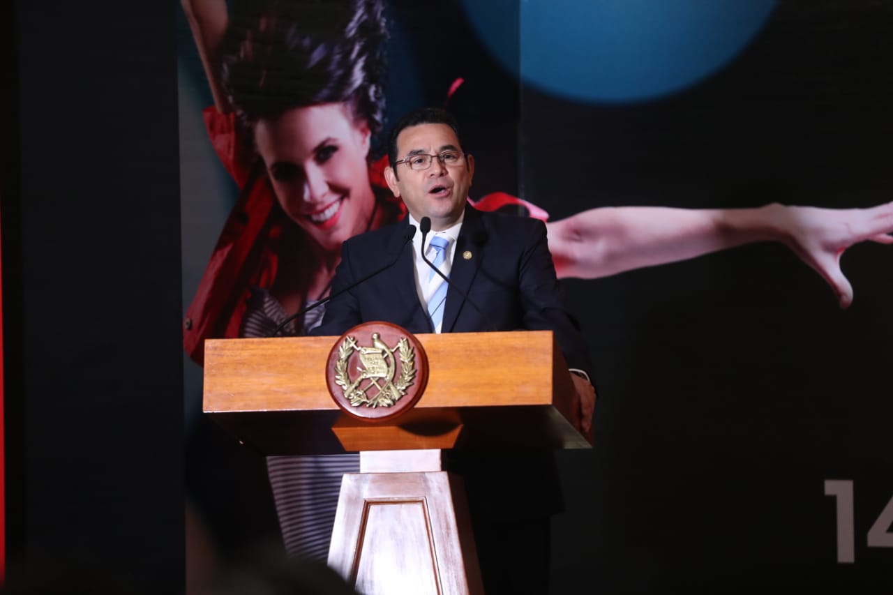 El presidente Jimmy Morales participa en una actividad con empresarios textiles. (Foto Prensa Libre: Esbin García)