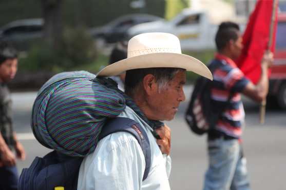 Adultos mayores también realizaron el recorrido.