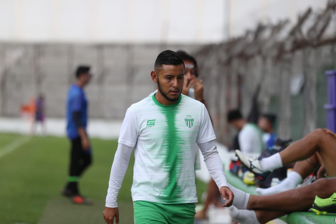 El defensor Cristian Alexánder Jiménez volverá a ser opción para el timonel de Antigua GFC, Antonio Torres Servín, de cara a la final de ida contra Malacateco (Foto Prensa Libre: Carlos Vicente)