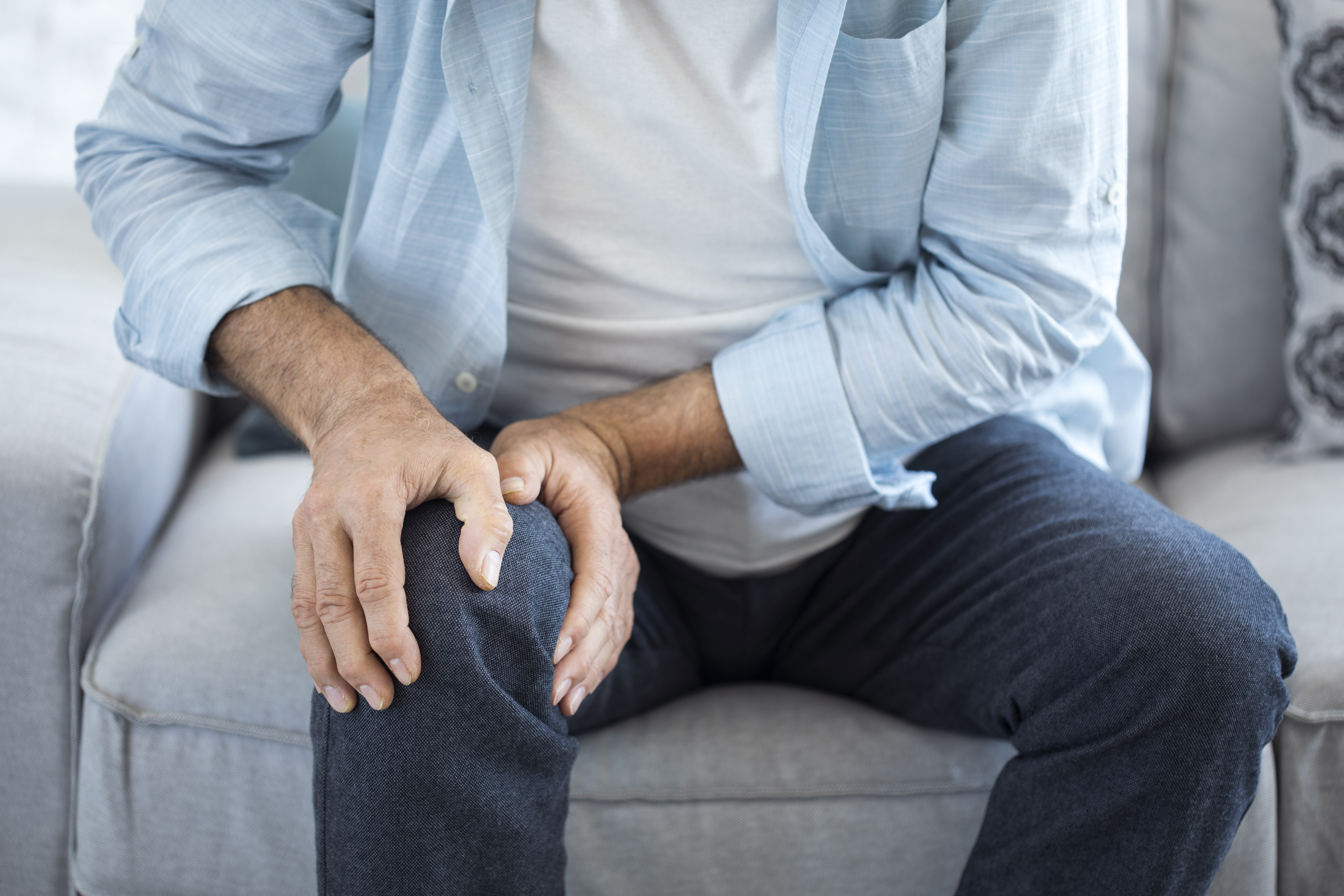 La artrosis u osteoartritis es la forma más común de artritis, indica el portal MedlinePlus.  Puede ocurrir en cualquier articulación pero, generalmente afecta las manos, las rodillas, las caderas o la columna. (Foto Prensa Libre: Servicios)