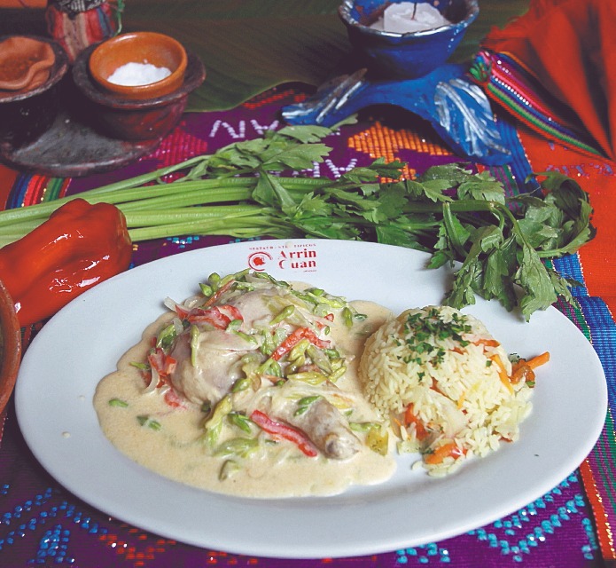 El pollo en crema con loroco es un platillo tradicional en el oriente de Guatemala (Foto: Hemeroteca PL).