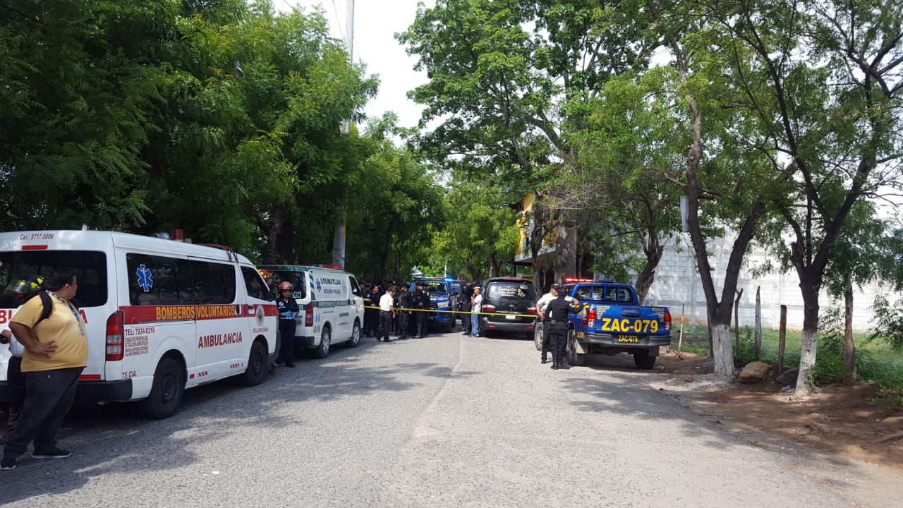 Lugar donde fueron atacados los agentes de la PNC. (Foto Prensa Libre: Mario Morales).