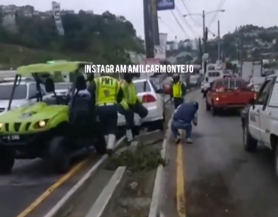 Un accidente que fue reportado en la zona 16. (Foto Prensa Libre: Amilcar Montejo)