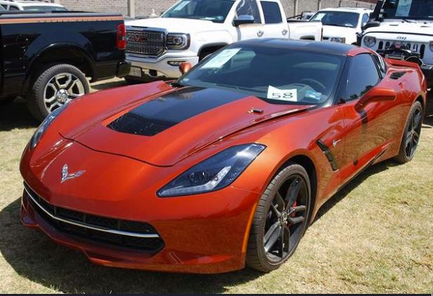 El Chevrolet Corvette Stingray, modelo 2015, es uno de los vehículos que serán subastados por el Gobierno. (Foto Prensa Libre: SAE)