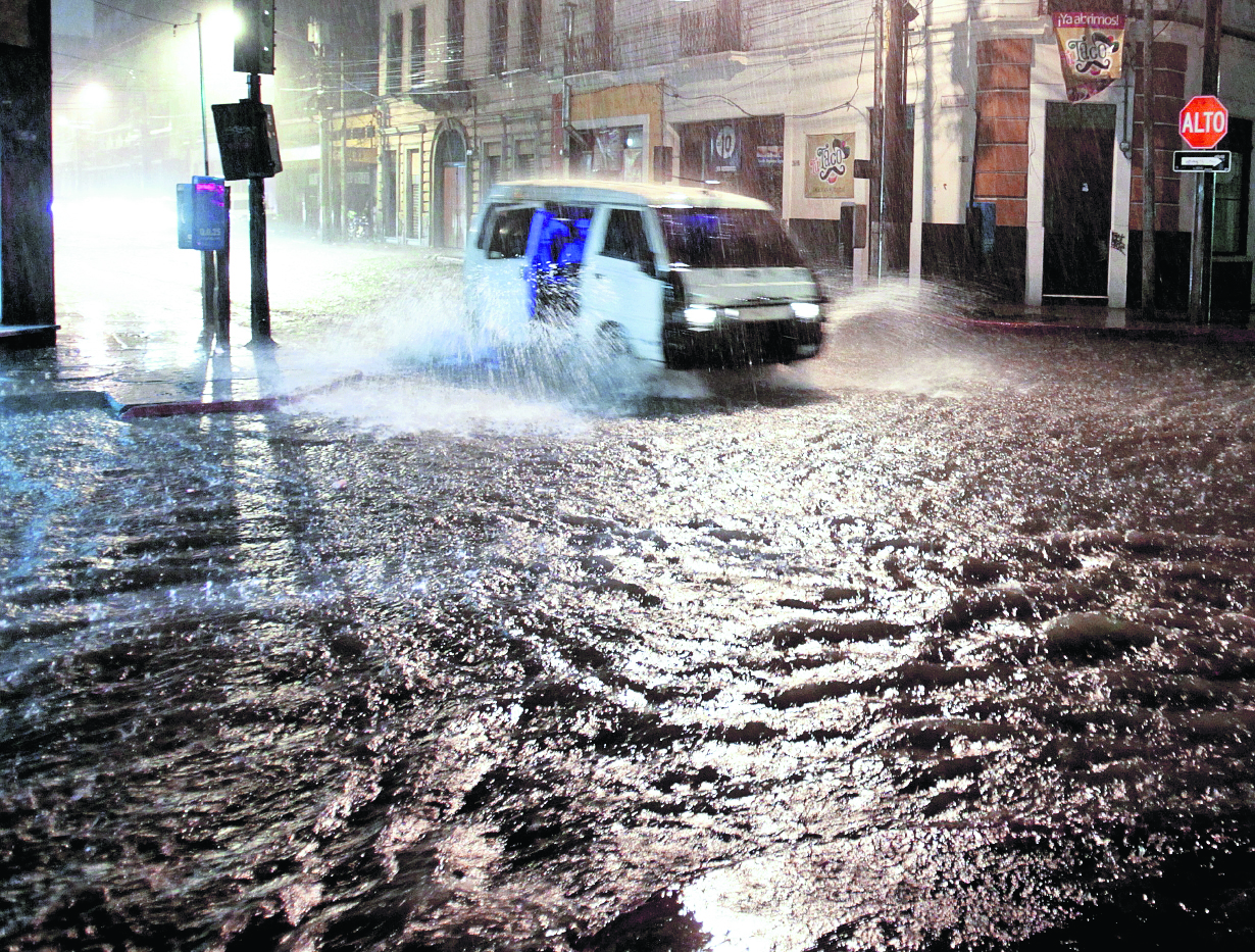 Las calles de Guatemala se ven afectadas constantemente por inundaciones (Foto: Hemeroteca PL).