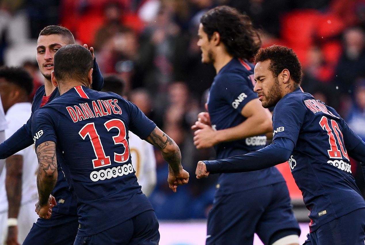 neymar festeja el único tanto del París SG en el partido contra el Niza. (Foto Prensa Libre: AFP).