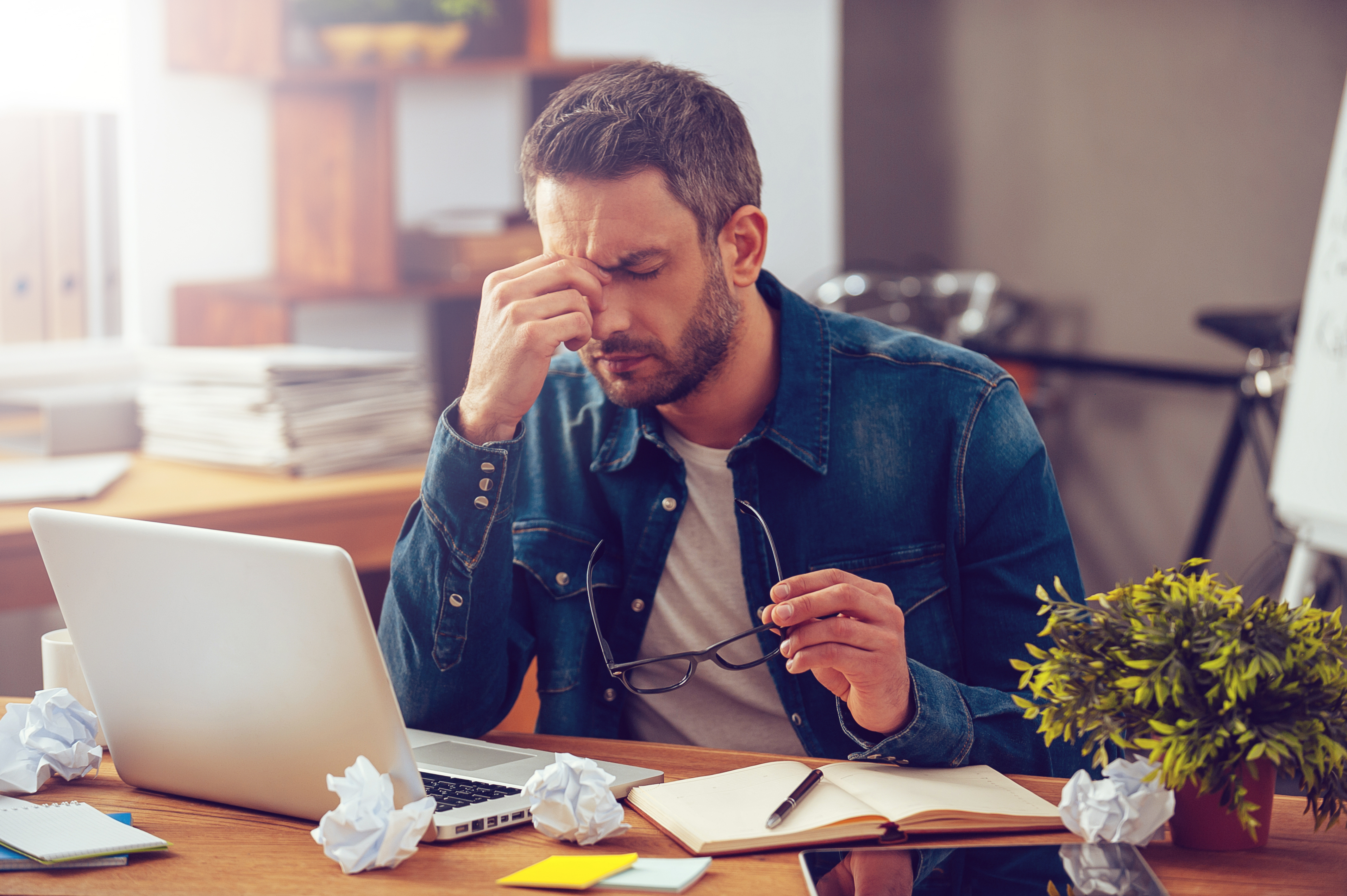 El cansancio mental es consecuencia del estrés y por no dormir bien (Foto Prensa Libre: Servicios / Shutterstock)