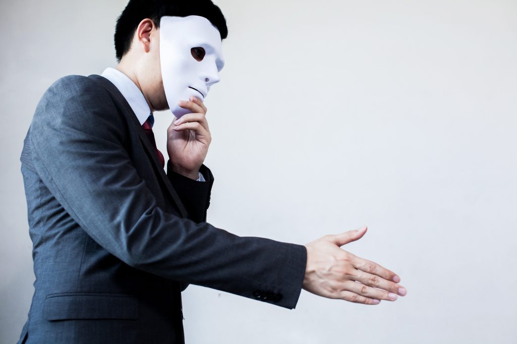 La habilidad de detectar a una persona que miente puede ser beneficiosa para usted en los negocios. (Foto Prensa Libre: Servicios)